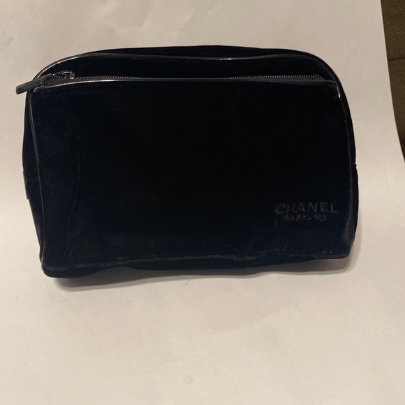 CHANEL Bags Vintage Chanel Parfums Cosmetics Bag Poshmark